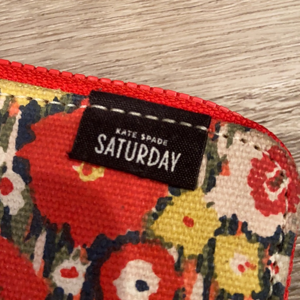 Kate Spade Saturday Red Flora Clutch Wallet - Picture 2 of 5